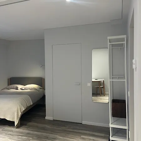 Apartment By The Oak *